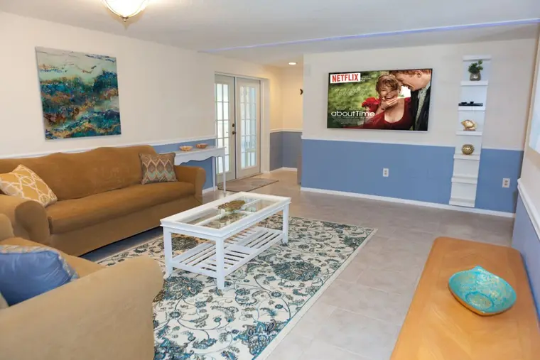 Living room toward the french doors, Happy Turtle A